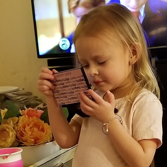 Meet your Posher, Emily - Picture 6 of 8